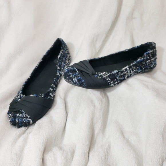 🦋SO Blue Metallic Silver Black Closed Toe Flats